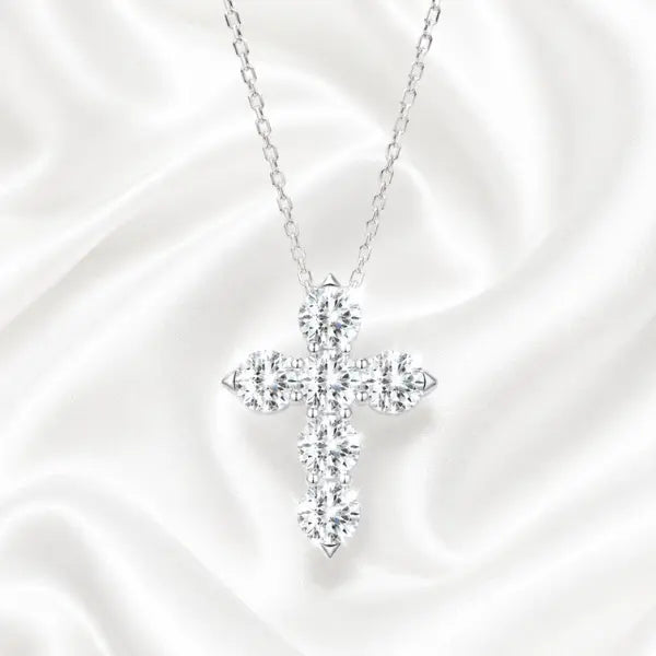 collier croix femme élégant argent.