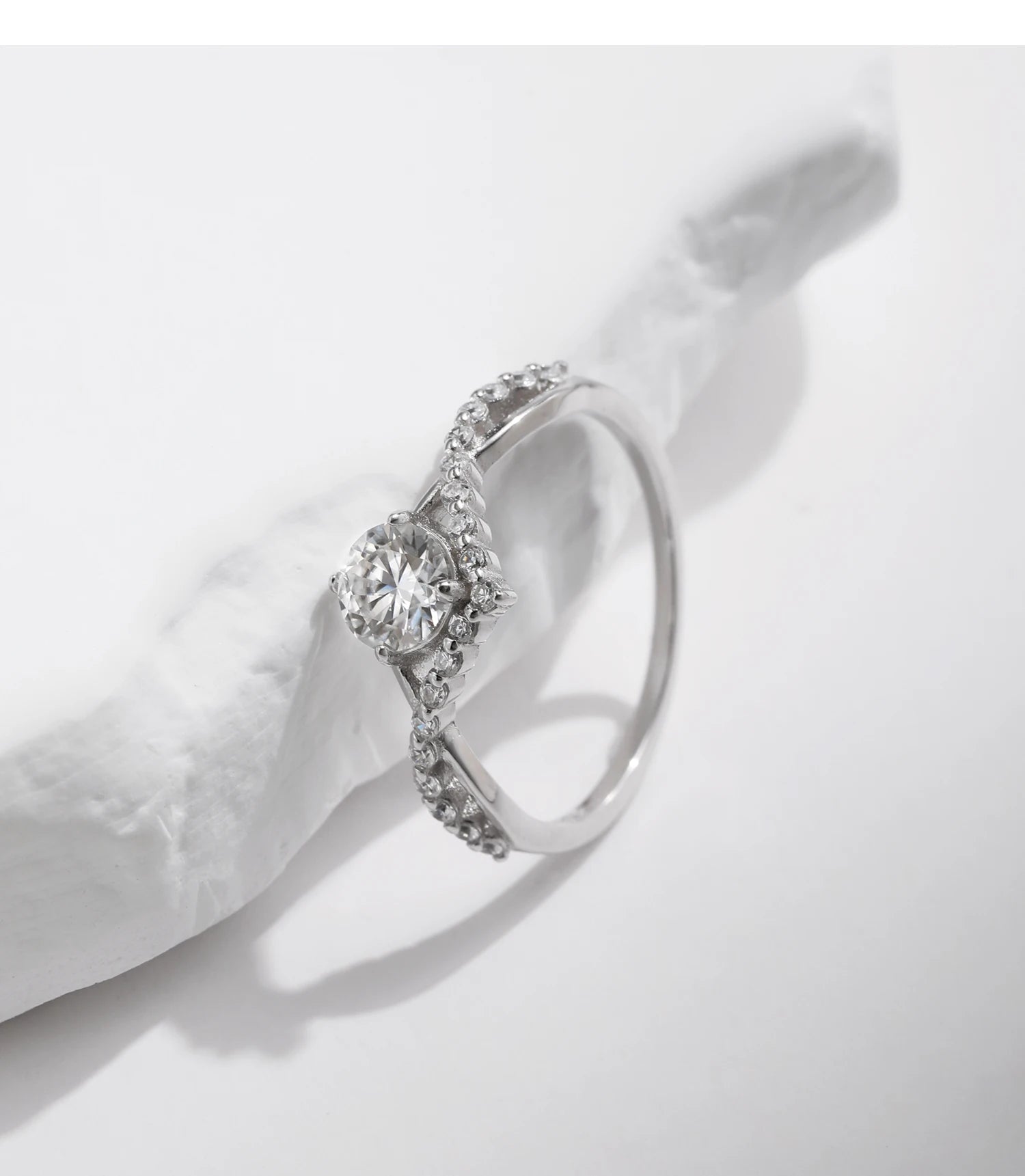 Bague Femme Argent Couronne Éclat Moissanite